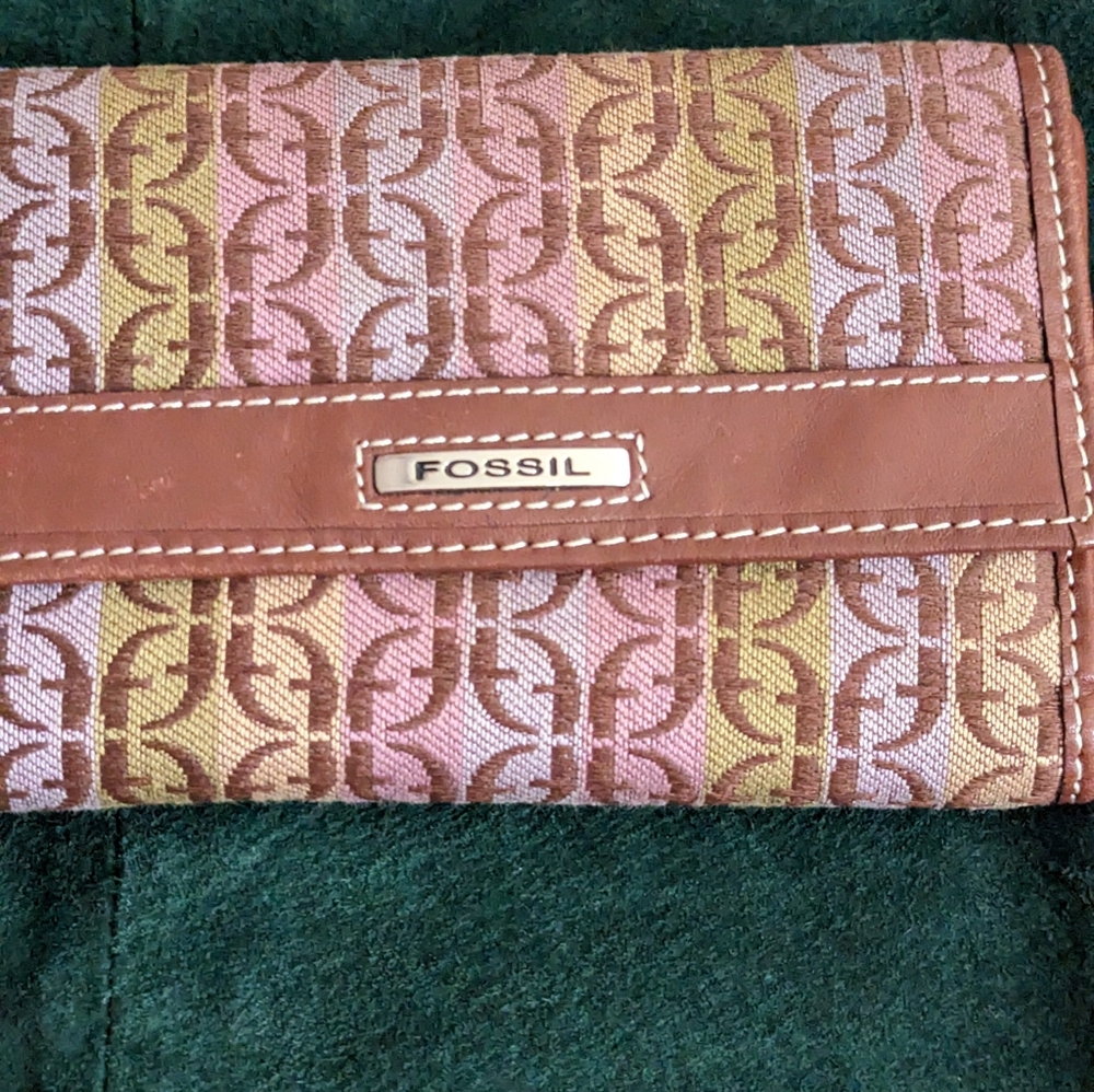 Women's Fossil Trifold Canvas Monogram Brown Leather Vintage Wallet